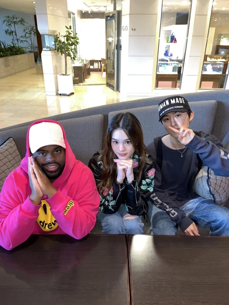 ‘แอลลี่’ ลมแทบจับ ‘กึ้ง เฉลิมชัย’ จัดเซอร์ไพรส์กระทบไหล่ ‘พิงค์ ซเว็ท’