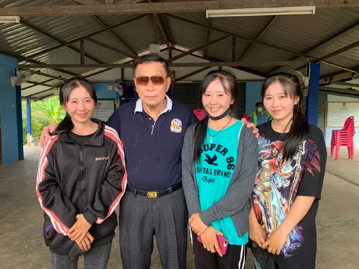เย้ย"นายกฯลุงตู่"แก้จนไม่ได้ผล ชาวบ้านสะท้อนปัญหาสร้างหนี้รับ"เปิดเทอม"