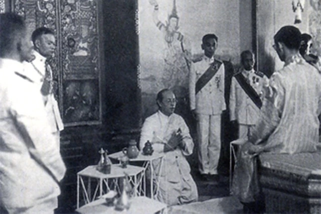 'วันฉัตรมงคล' ๔  พฤษภาคม พระราชพิธีฉลองพระเศวตฉัตรกษัตริย์ไทย