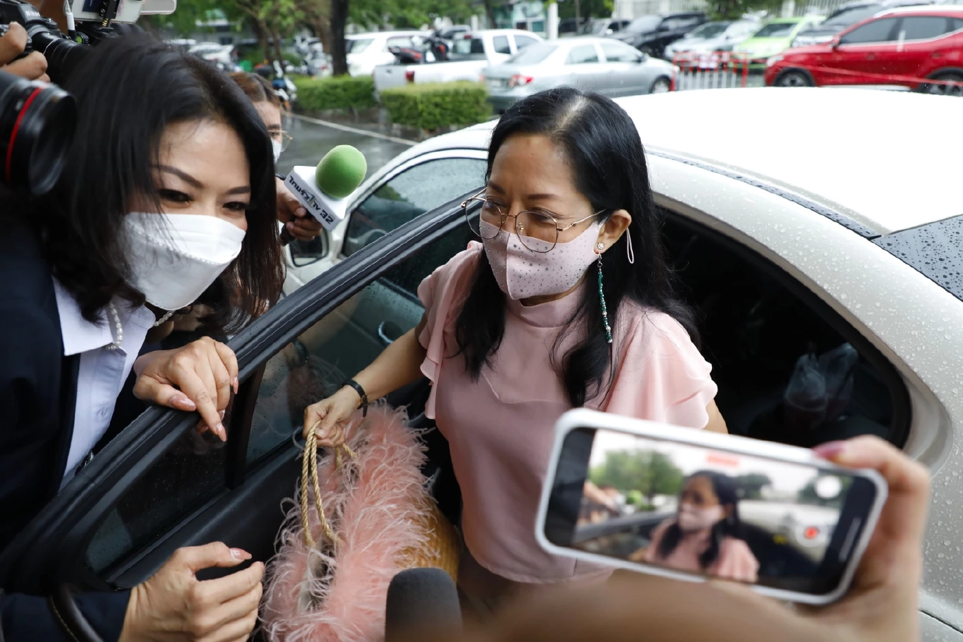 วงแตก ! “ทนายเดชา” ประกาศถอนตัวจากทนายแม๊ ชี้เห็นไม่ตรงกัน