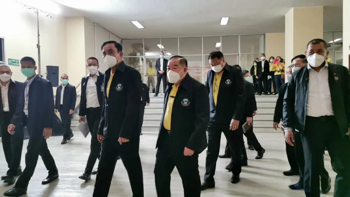 พล.อ.ประวิตร และ พล.อ.ประยุทธ์ จันทร์โอชา นายกรัฐมนตรี 