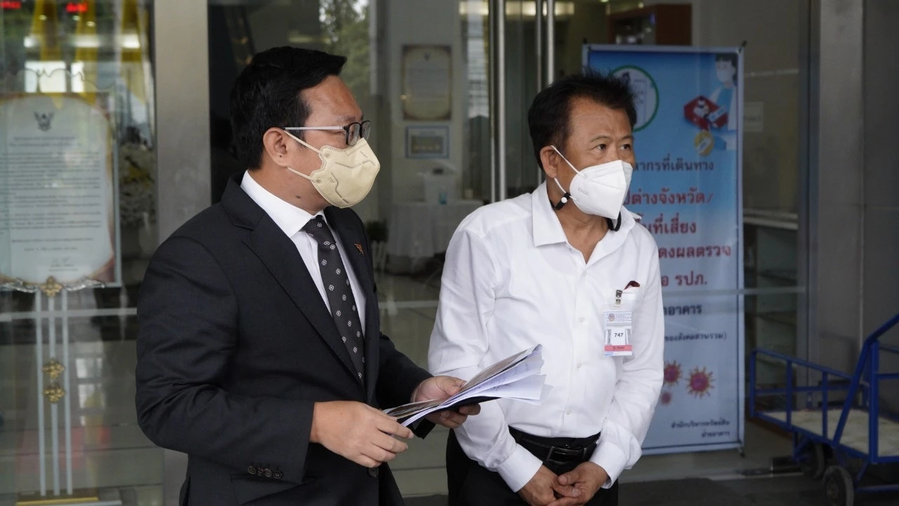 ก้าวไกล จี้ กกต. ทำตามคำสั่งศาลปกครอง ให้ประกาศ "พีรพล" เป็นผู้สมัครส.ก.