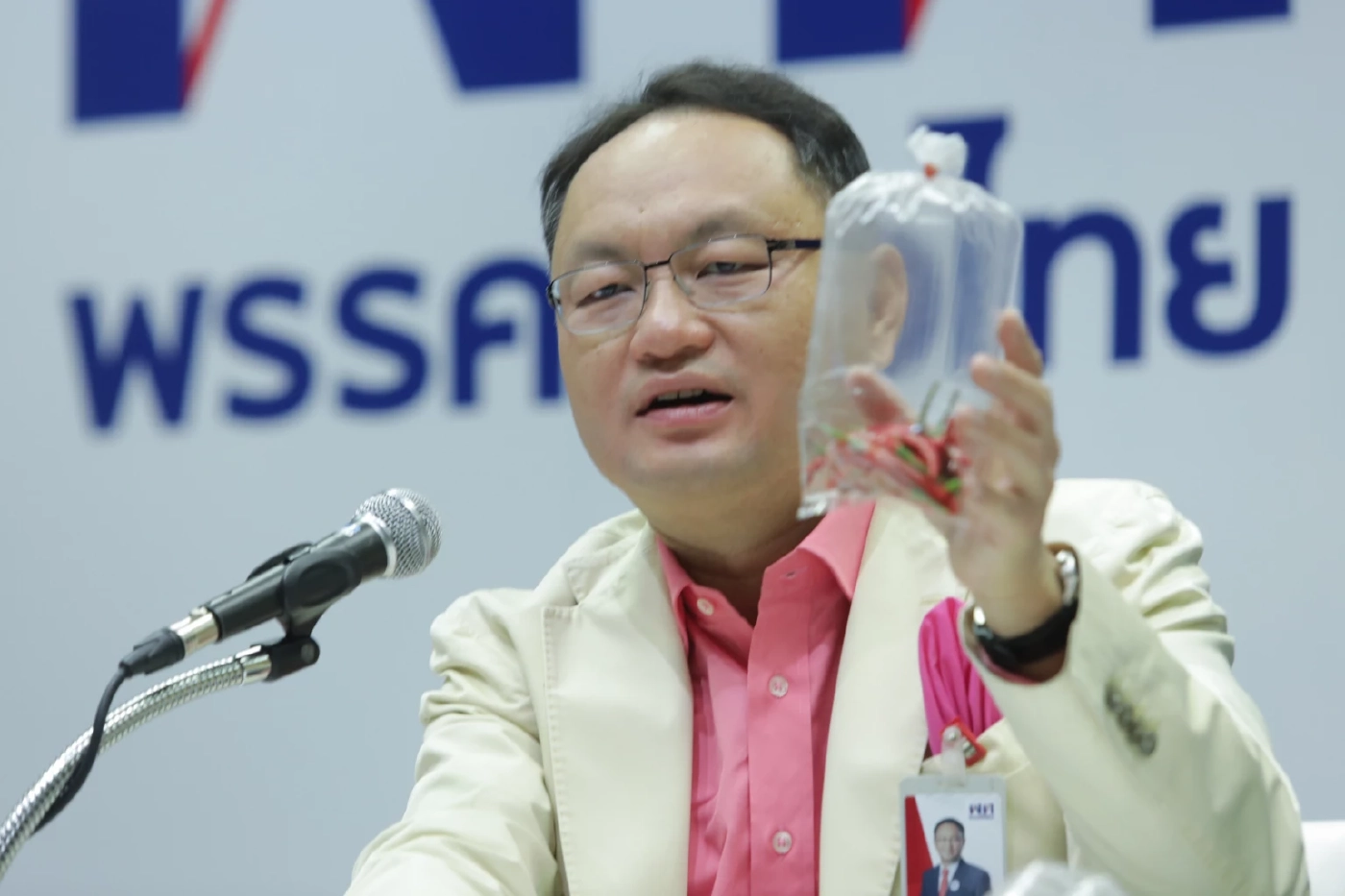 รมต.คนไหนดอกไม้บานในหัวใจ ผิดศีลธรรม ฝ่ายค้านรอซักฟอก ส.ส.หญิงอาจร้องไห้?