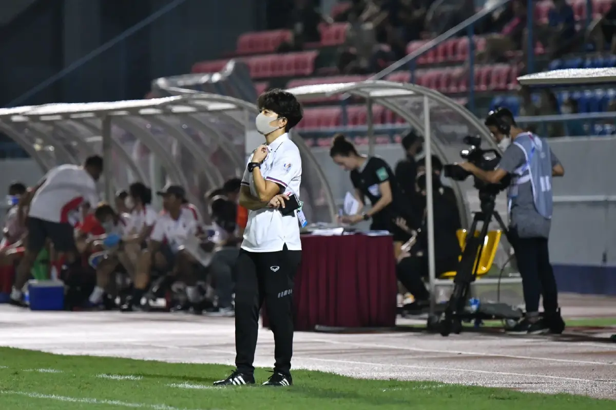 "ชบาแก้ว" ทุบสิงคโปร์ 3-0 ประเดิมซีเกมส์ "มิโยะ" รับต้องปรับเรื่องจบสกอร์