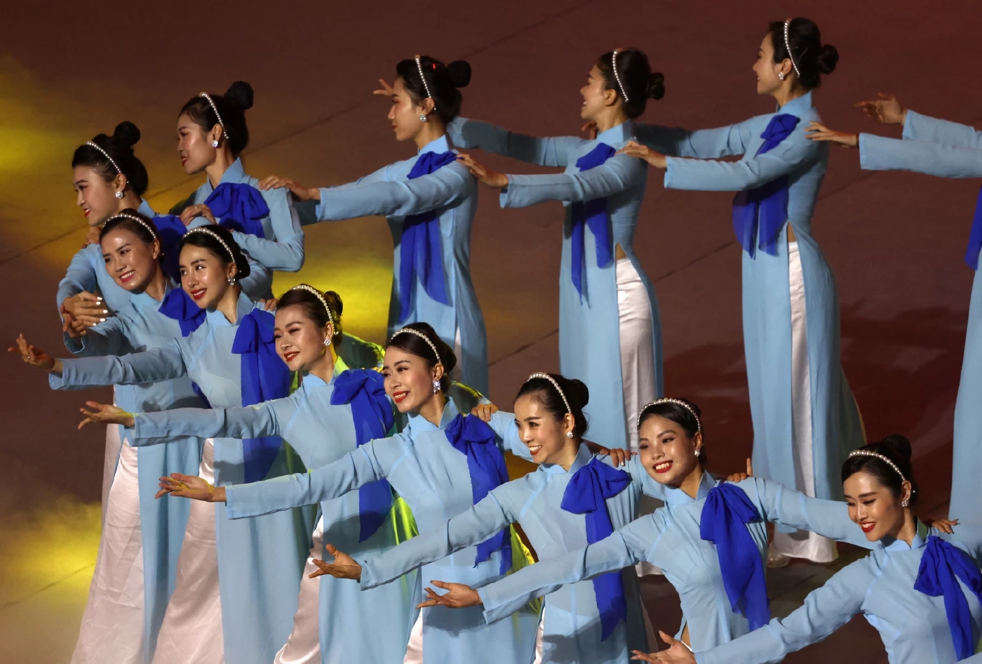 ประมวลภาพพิธีปิด "ซีเกมส์" อบอุ่นสุดประทับใจ พบกันใหม่ปีหน้าที่กัมพูชา