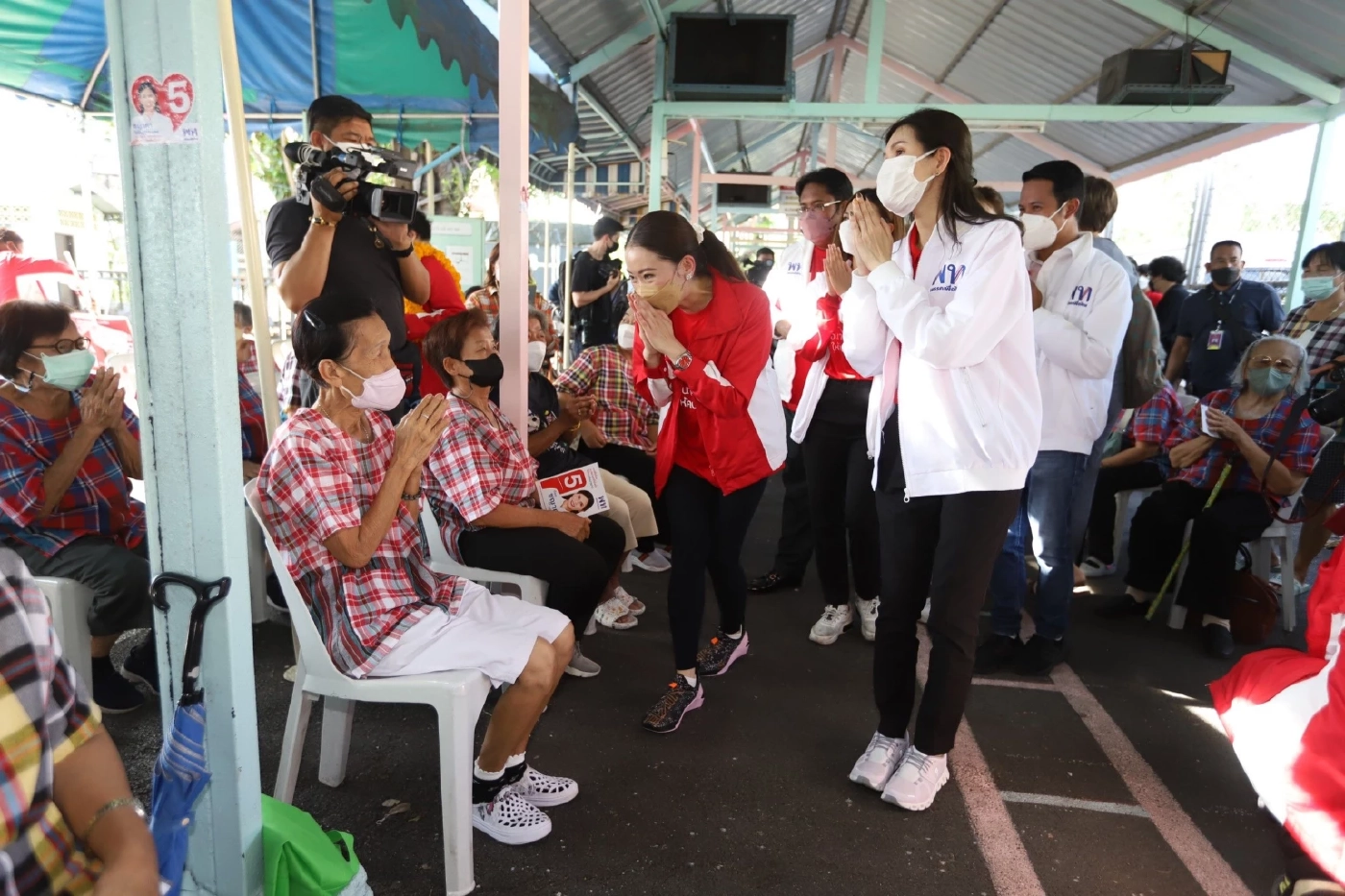 "อุ๊งอิ๊ง"ปลื้มคนถามถึง"ทักษิณ-ยิ่งลักษณ์" บอก 13 ปีไม่อยู่ไทยคนยังจำได้