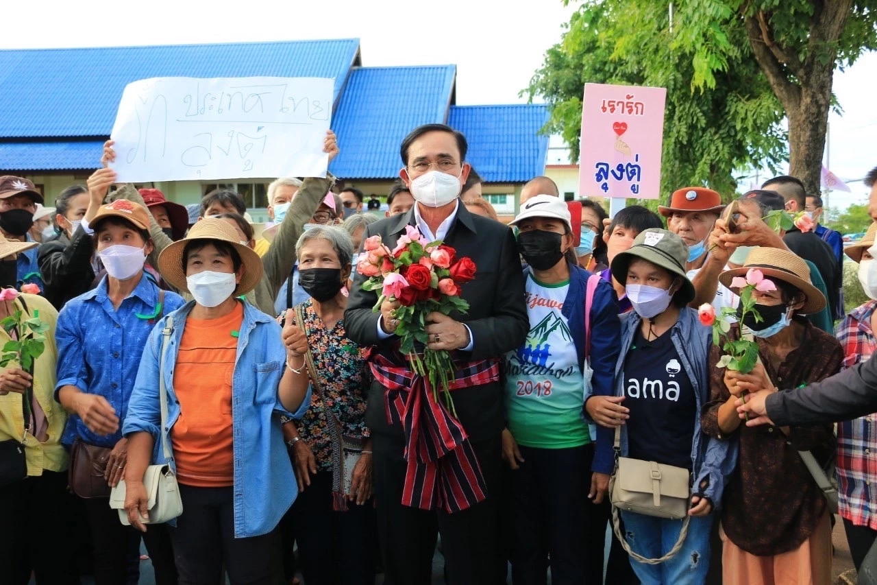 อยากได้คนขับรถเป็น และรถมีเครื่องยนต์! โดย "สุรชาติ บำรุงสุข"