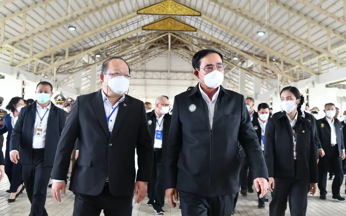 "นายกฯ" วอนเลิกทะเลาะกัน เปรียบประเทศไทยเหมือนรถยนต์ขับเคลื่อน 70 ล้านคน