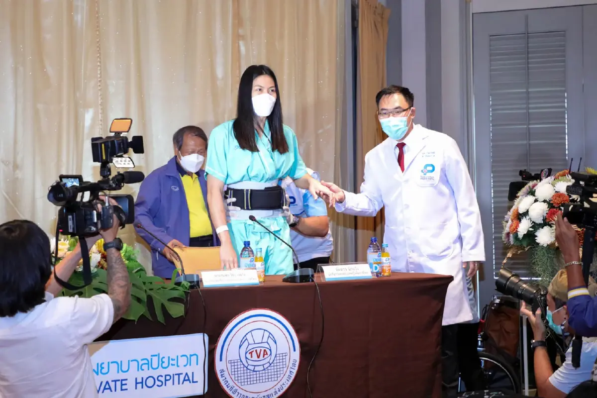 แพทย์แถลงอาการล่าสุด "ทัดดาว" ตบสาวทีมชาติไทย คาดต้องพัก 6-8 สัปดาห์