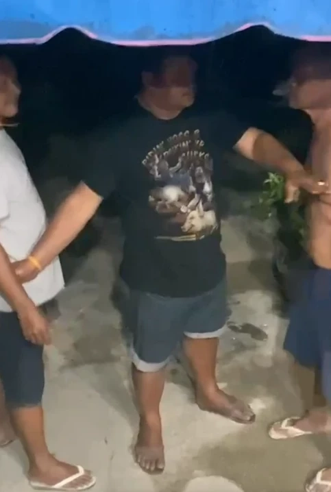 ออกหมายจับ 2 คนร้าย ชักอาวุธปืนกระหน่ำยิง "คู่อริดับ" ส่วนพ่อบาดเจ็บ