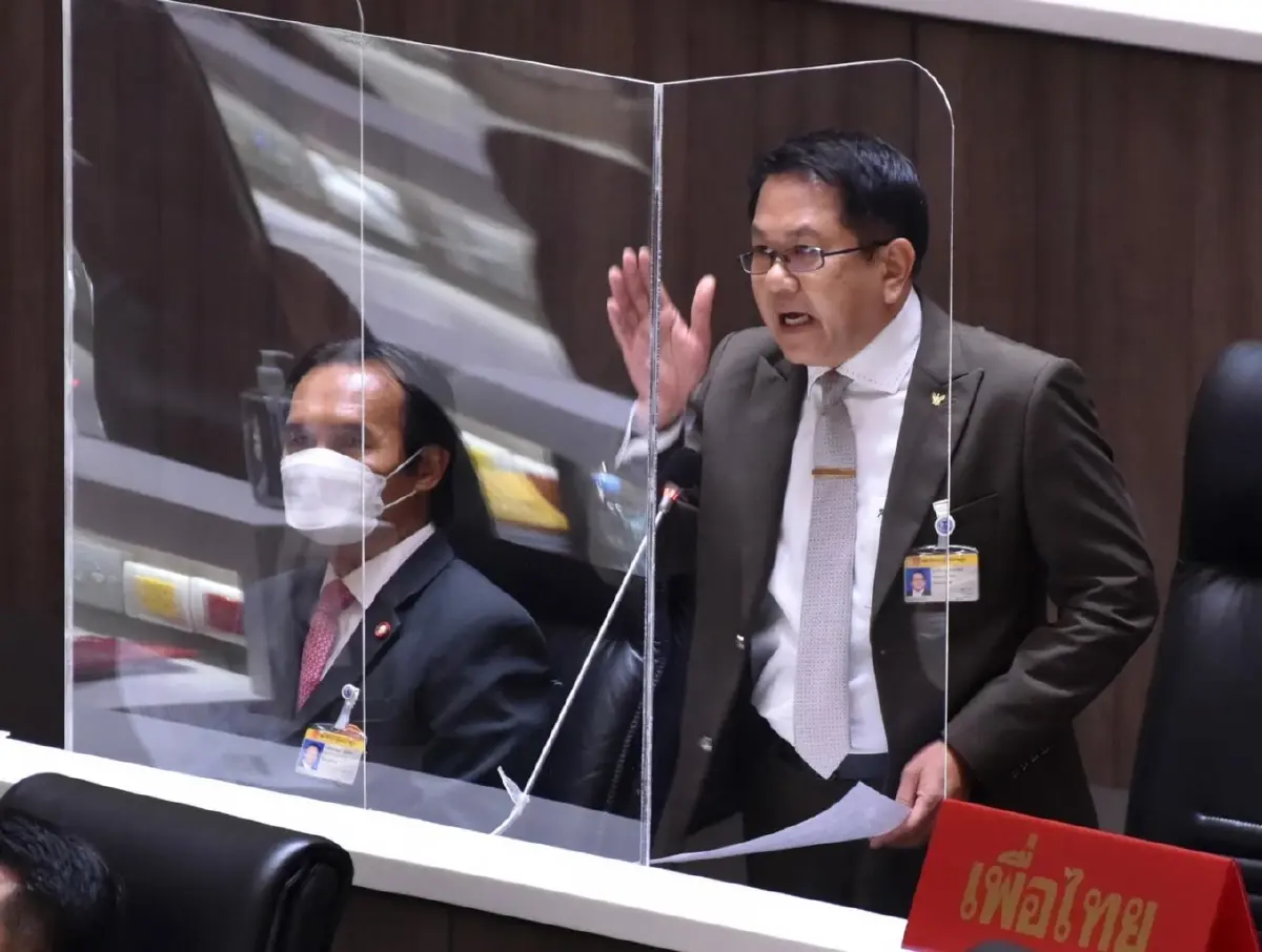 “จิรายุ” อัด “บิ๊กตู่” ยกฉายา “พระบิดานักกู้แห่งลุ่มแม่น้ำเจ้าพระยา”