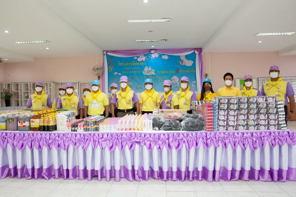 "บิ๊กต่อ" นำคณะทำกิจกรรมเทิดพระเกียรติพระราชินีที่บ้านเด็กหญิงธัญญพร