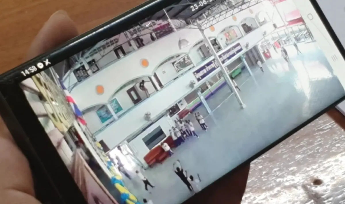 ผัวตามง้อเมียครูไม่สำเร็จ มีดแทงคอดับคาห้องพักครู