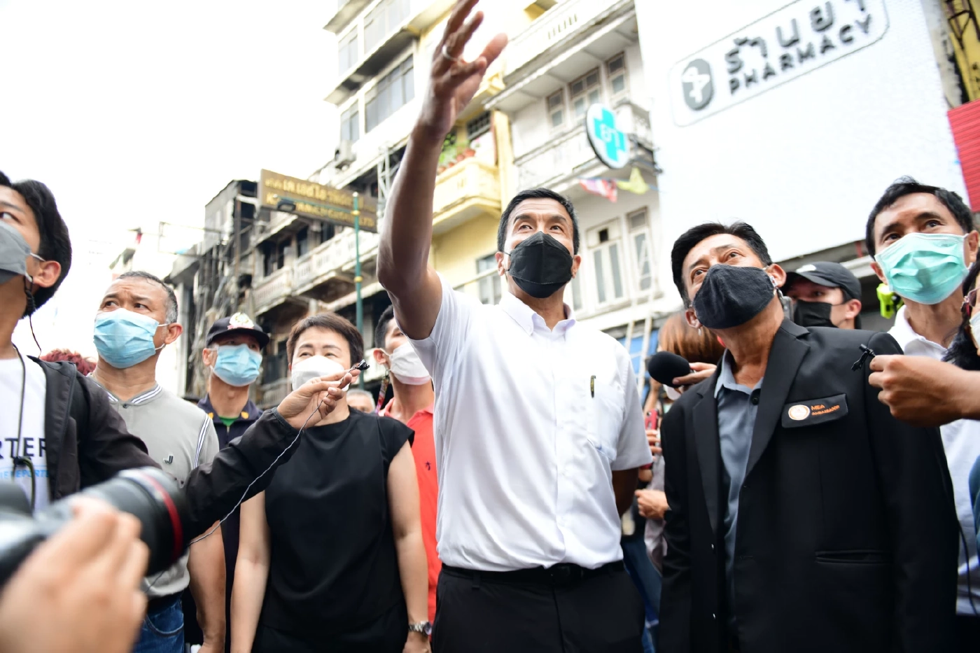 “ชัชชาติ” รับไฟไหม้สำเพ็ง บทเรียนราคาแพง เร่ง “การไฟฟ้า” นำสายไฟลงดิน