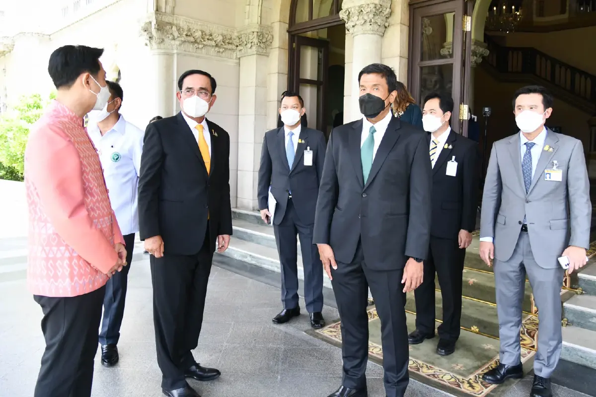 "ชัชชาติ" พร้อมทำงานร่วมกับ "รัฐบาล" ระบุ "ท่านนายกฯ เป็นผู้ใหญ่ที่มีเมตตา"