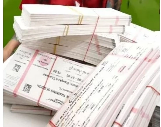 บ้ตรชมฟุตบอลแมนยู-ลิเวอร์พูล จำนวนมากที่ถูกโพสต์ผ่านเพจ พิมรี่พาย 