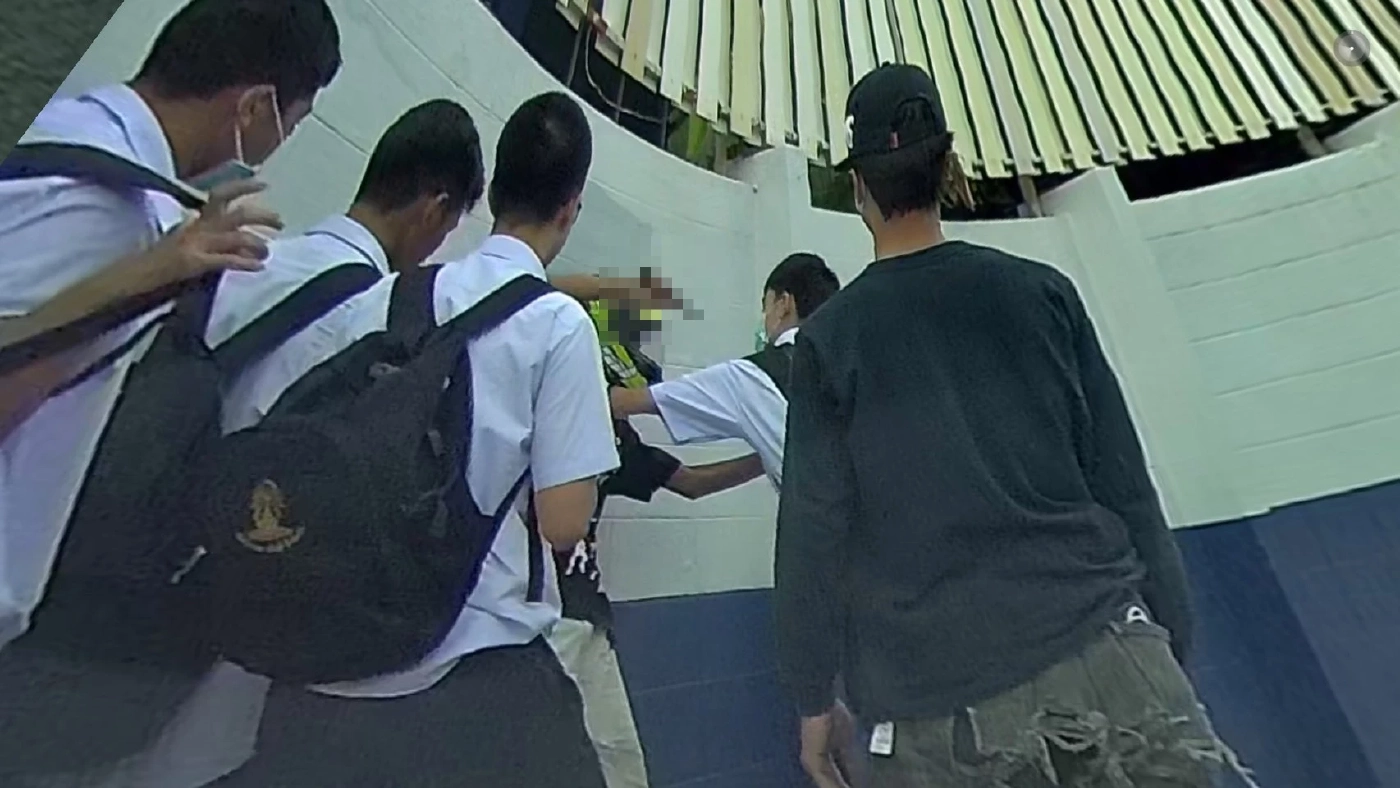 จับได้แล้ว! "ชิงเข็มพระเกี้ยว" นักเรียนบดินทรเดชา