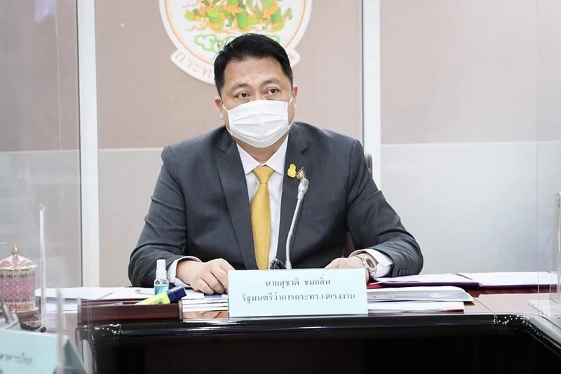 สนใจทำงานเกาหลีใต้ เงินเดือนสูงกว่า 7 หมื่นบาท ทำงานอู่ต่อเรือ วีซ่าทักษะฝีมือ