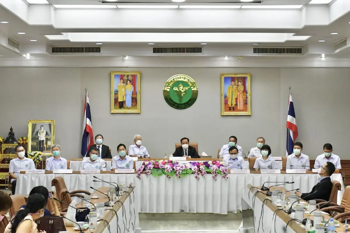 “อนุทิน” แจงแนวทางเตรียมความพร้อม 4 ด้าน ปรับ“โควิด”สู่ "โรคประจำถิ่น"