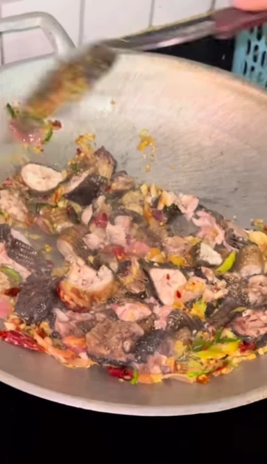 "ประจักษ์ชัย" เผย "ทนายเก่ง" แจังจับคนกินแลน โซเชียลโยงนักร้องลูกทุ่งดัง 