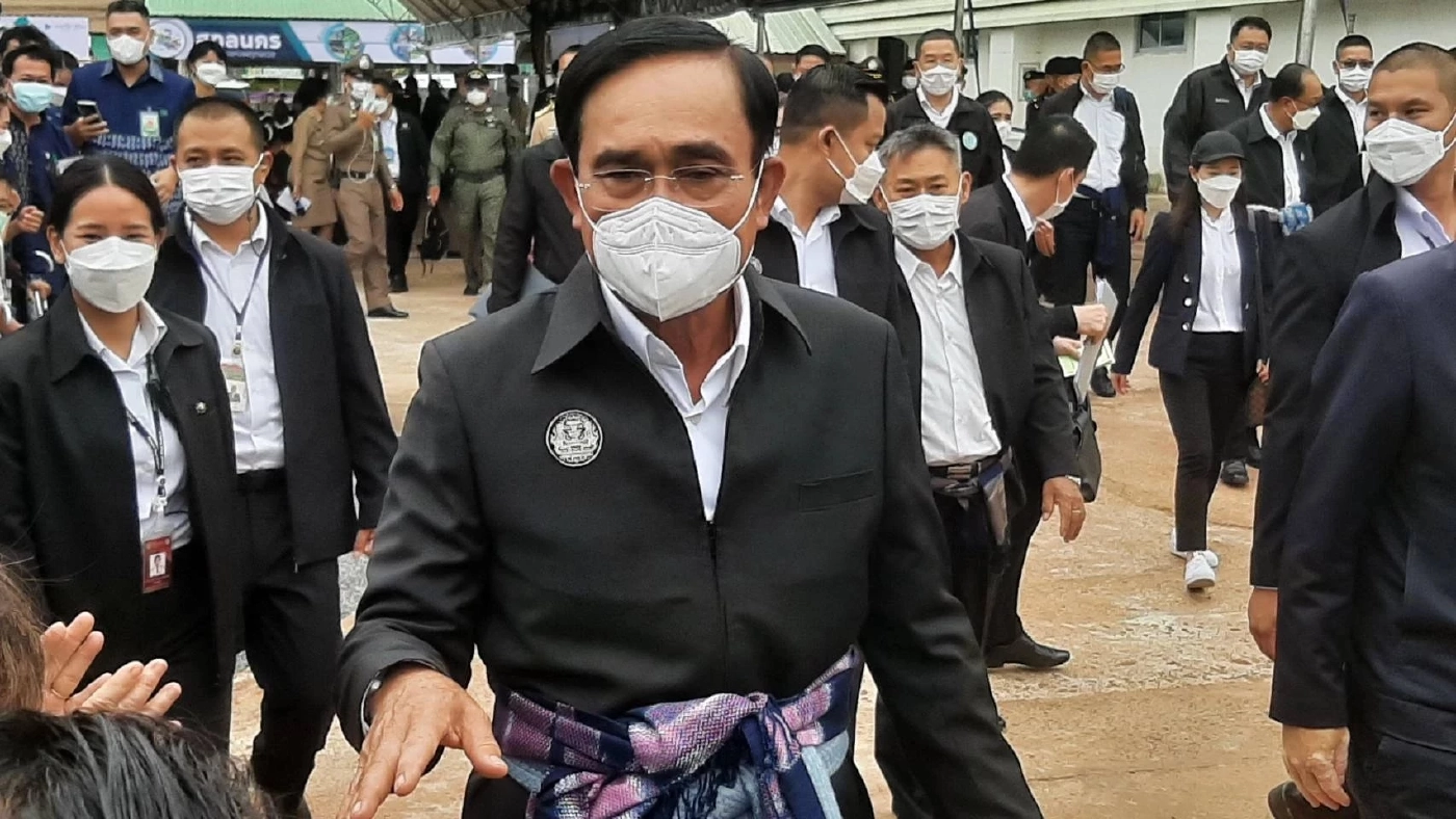 ส่องทะเบียนรถ ‘นายกฯประยุทธ์ ’ ลงพื้นที่พร้อมคณะที่ สกลนคร พร้อมให้เลขเด็ด