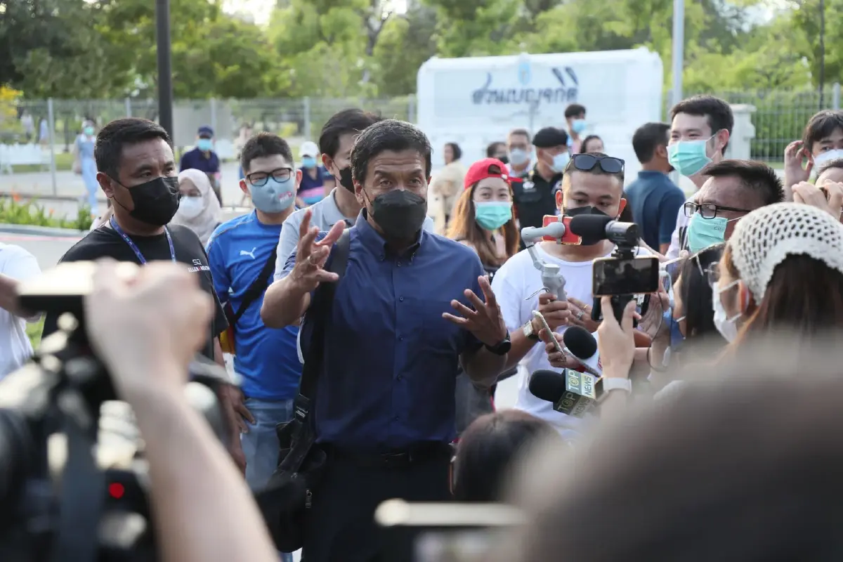 “ชัชชาติ” ร่วมกิจกรรมดนตรีในสวน บรรยากาศเป็นไปด้วยความสนุกสนาน
