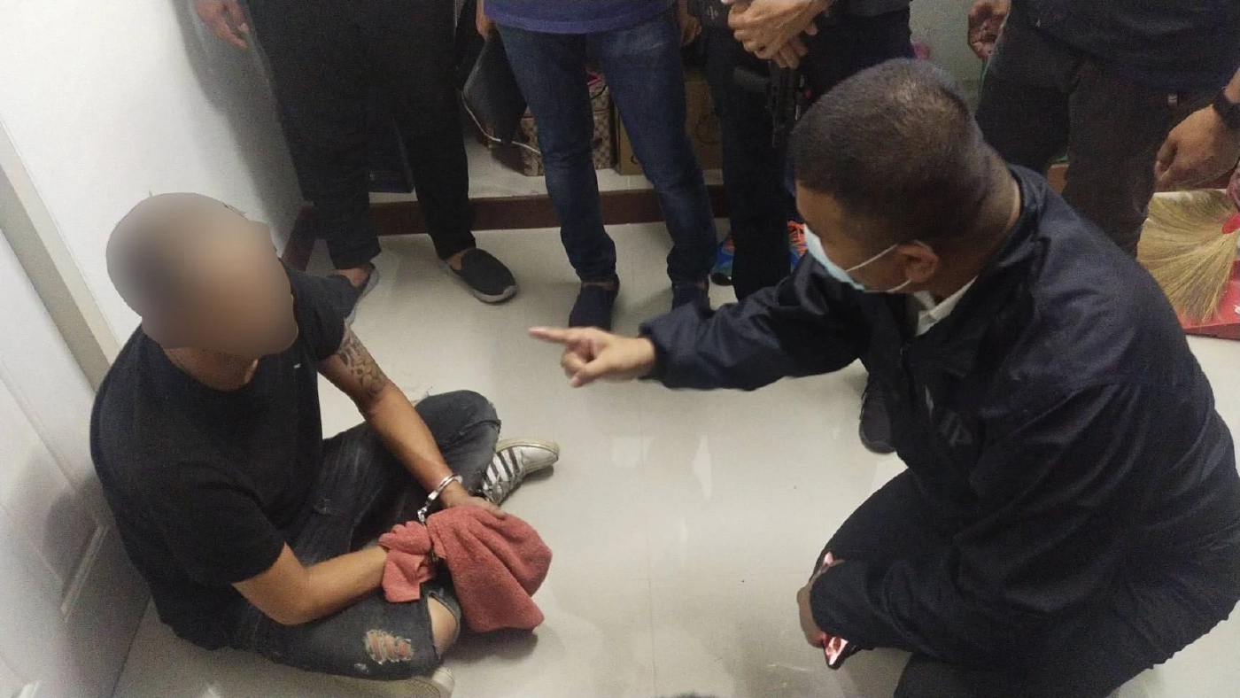 รวบมือขี่ประกบยิงสาวใหญ่กลางถนนเจ็บสาหัส ด้านมือยิงประกาศสู้ตาย