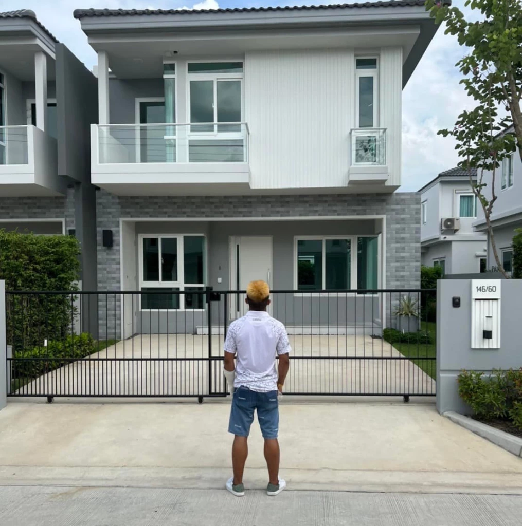 ย้อนผลงานและส่องชีวิตนอกสังเวียน "รถถัง" หลังโกยหลายล้านในครึ่งปี