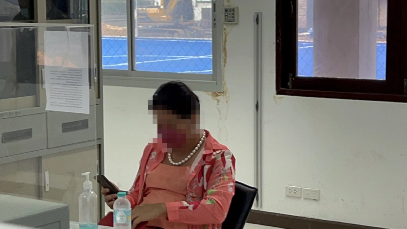 นารา-หนูรัตน์-มัมดิว ฐานหมิ่นเบื้องสูง ปมโฆษณา