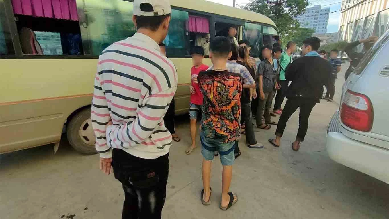 19 คนไทยกลับสู่อ้อมอกครอบครัว หลังถูกแก๊งคอลเซ็นเตอร์หลอกไปทำงานกัมพูชา