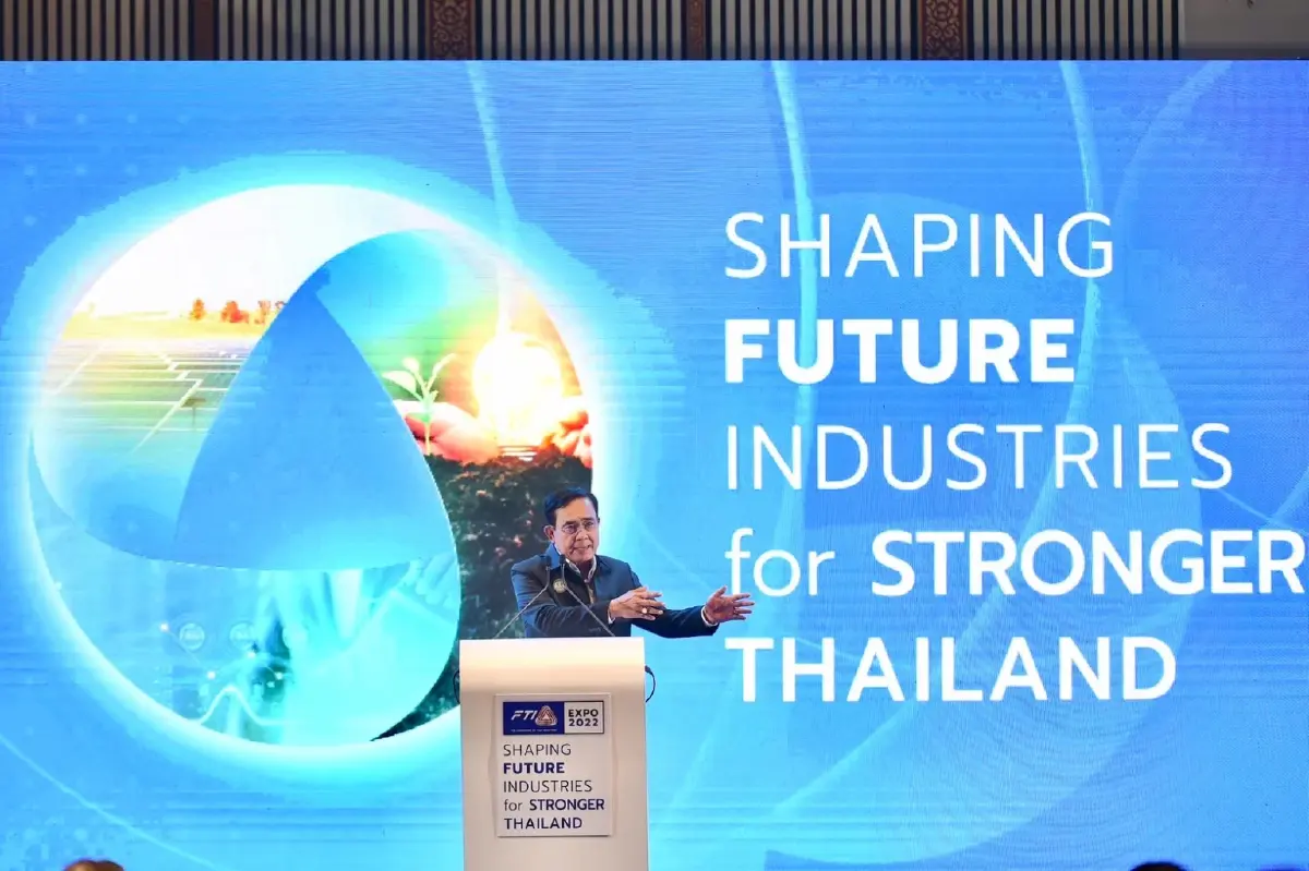 "นายกฯ" วอนเลิกทะเลาะกัน เปรียบประเทศไทยเหมือนรถยนต์ขับเคลื่อน 70 ล้านคน