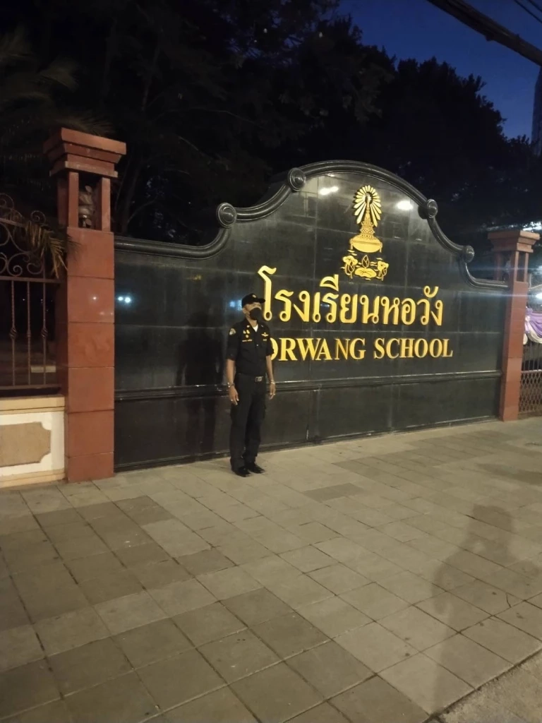 ผอ.เขตจตุจักร สั่งตัดต้นไม้บังทาง-จัดชุดสายตรวจร่วมป้องกันเหตุซ้ำรอย