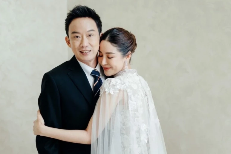 ทำความรู้จัก &quot;ติ๊ก ณัฐฐิญา&quot; เจ้าสาวป้ายแดง &quot;โอ๊ค&quot; สวยเก่งไม่ธรรมดา 