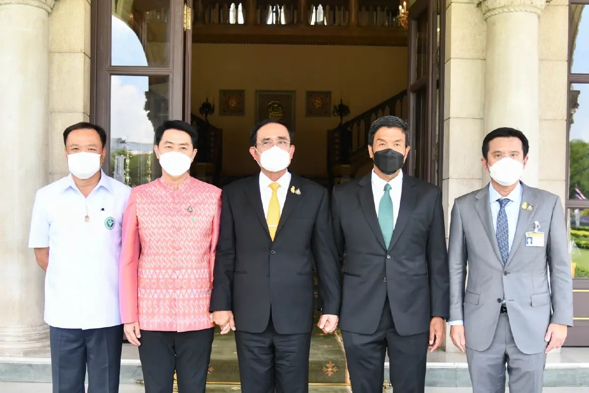 "ชัชชาติ" พร้อมทำงานร่วมกับ "รัฐบาล" ระบุ "ท่านนายกฯ เป็นผู้ใหญ่ที่มีเมตตา"
