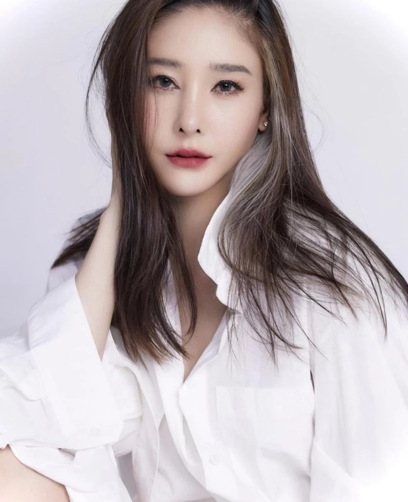 “ต่าย สายธาร” โพสต์ซัดรัวๆปม “คดีแตงโม” เลือดมาจากไหน สงสัยอีกได้ไหม??