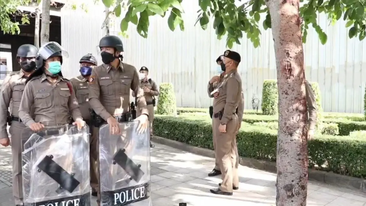รองโฆษก ตร. เผย เตรียมพร้อมแยกดินแดง ด้านม็อบประกาศเลิกชุมนุม