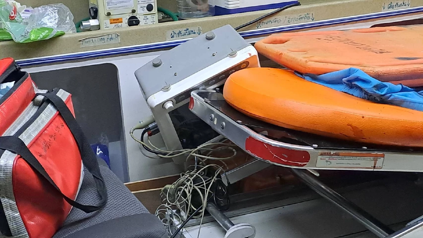 สภาพความเสียหายในรถฉุกเฉิน