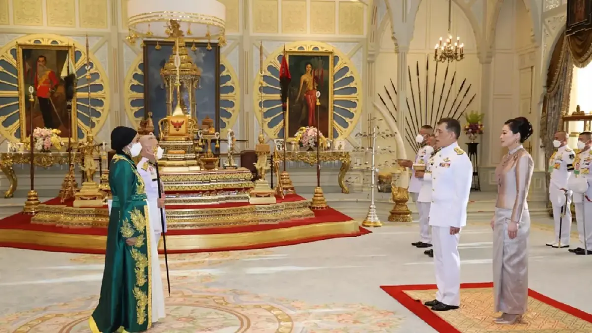 ในหลวง พระราชินี พระราชทานพระบรมราชวโรกาส ให้เอกอัครราชทูตต่างประเทศเฝ้าฯ