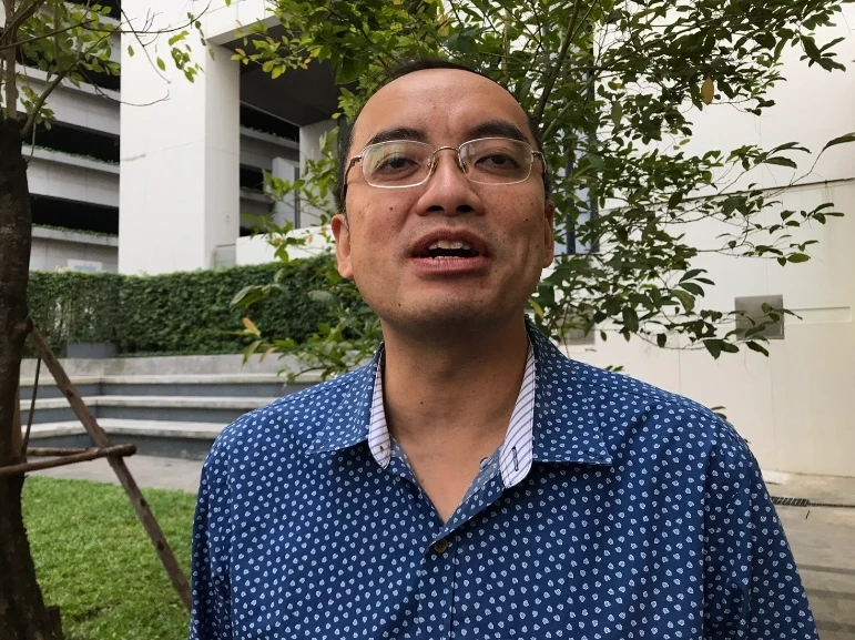 ดร.เชษฐา ทรัพย์เย็น นักวิชาการด้านรัฐศาสตร์และสังคมศาสตร์ จากมหาวิทยาลัยราชภัฏธนบุรี