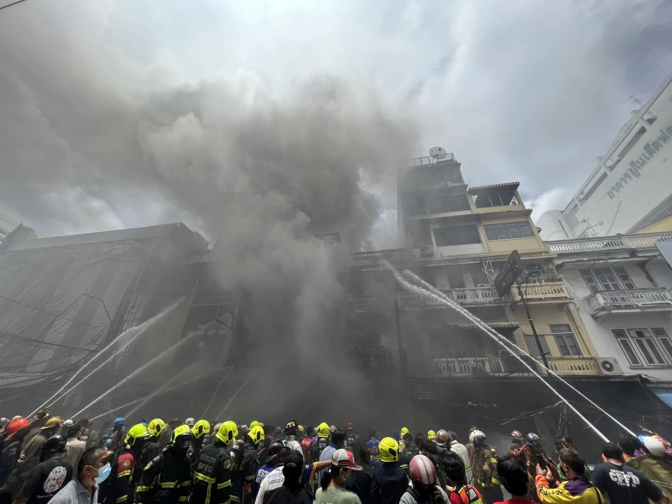 เหตุเพลิงไหม้สำเพ็ง 26 มิ.ย. 65