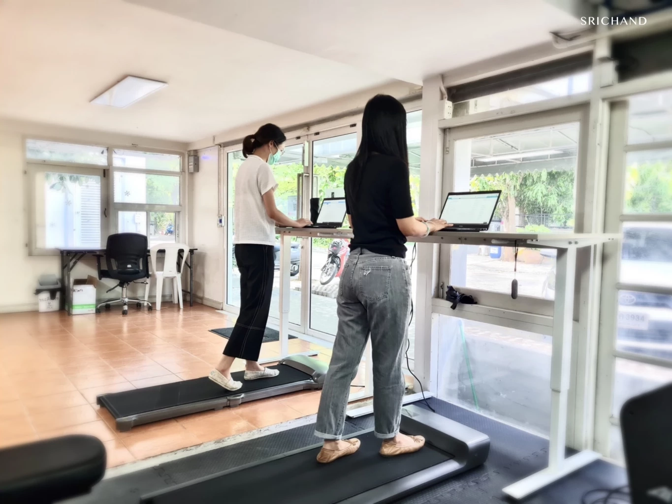 ฮือฮา! "ศรีจันทร์" เพิ่มสวัสดิการสุดปัง ชาวเน็ตร้องฮืออยากไปทำงานด้วย