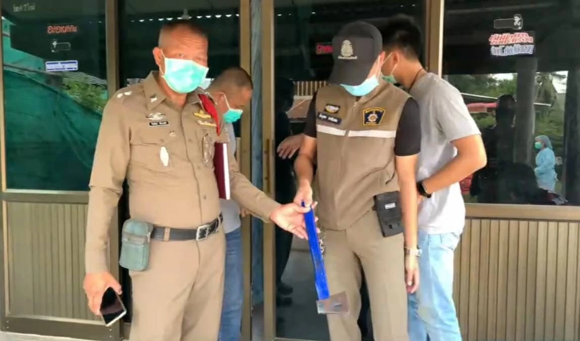 ผัวโหดขวานจามหัวเมียดับ ปิดบ้านขับจักรยานยนต์ไปมอบตัวที่โรงพัก