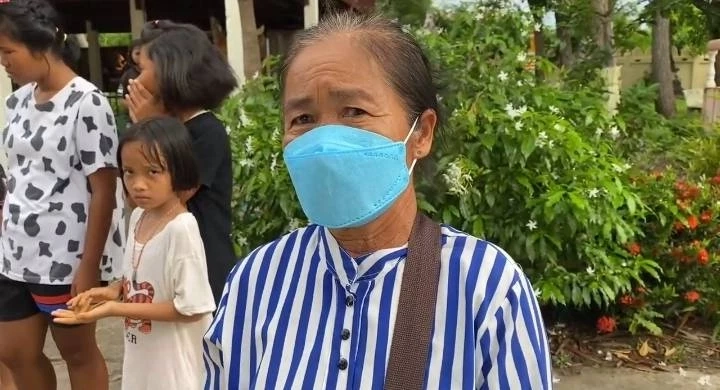 เด็กหญิงวัย11ขวบ โดนต่อหัวเสือนับ10ตัวรุมต่อยแทบหมดสติ