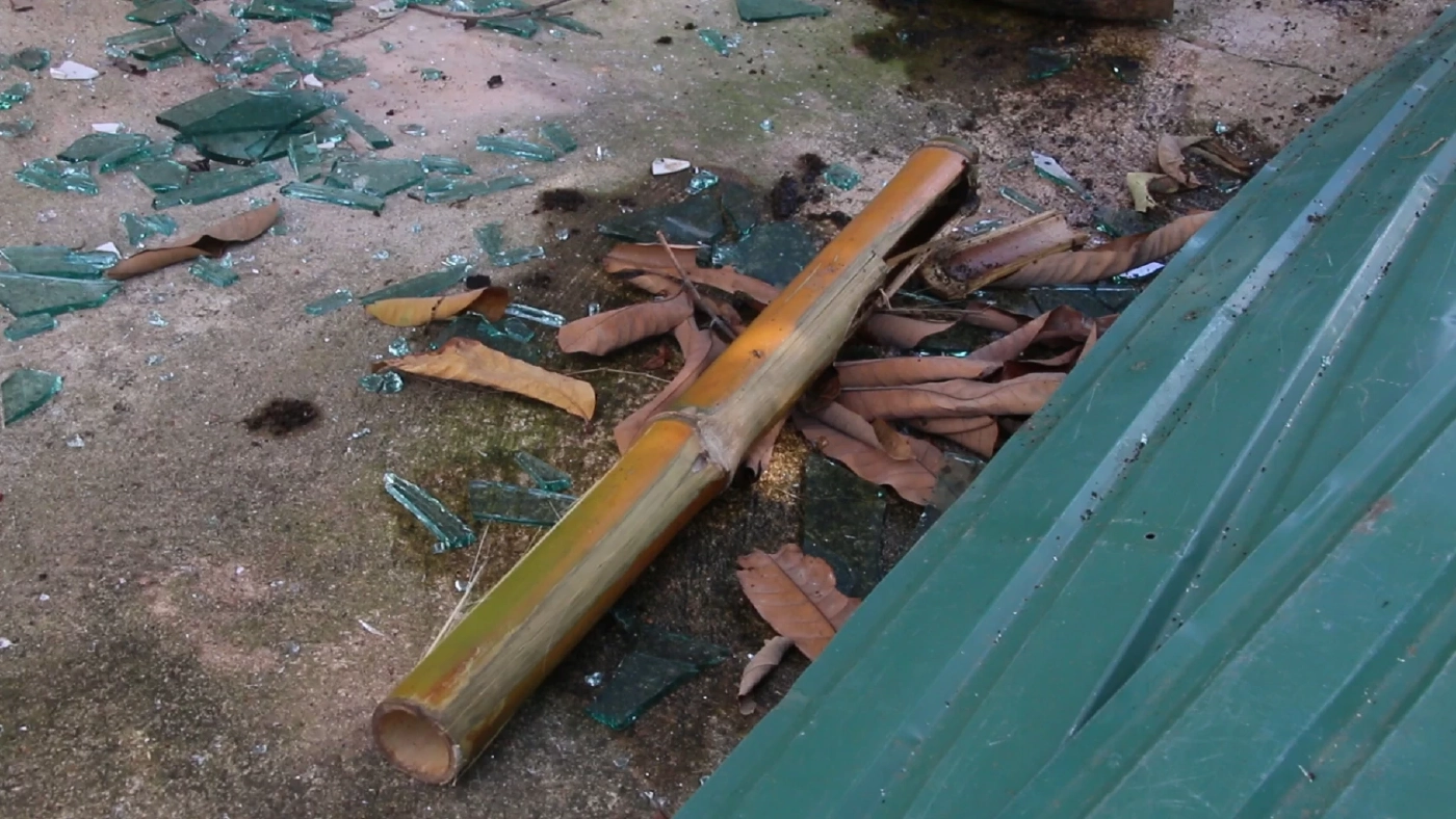 หลอน! "ดื่มเหล้า-เสพกัญชา" คลั่งทำลายบ้าน