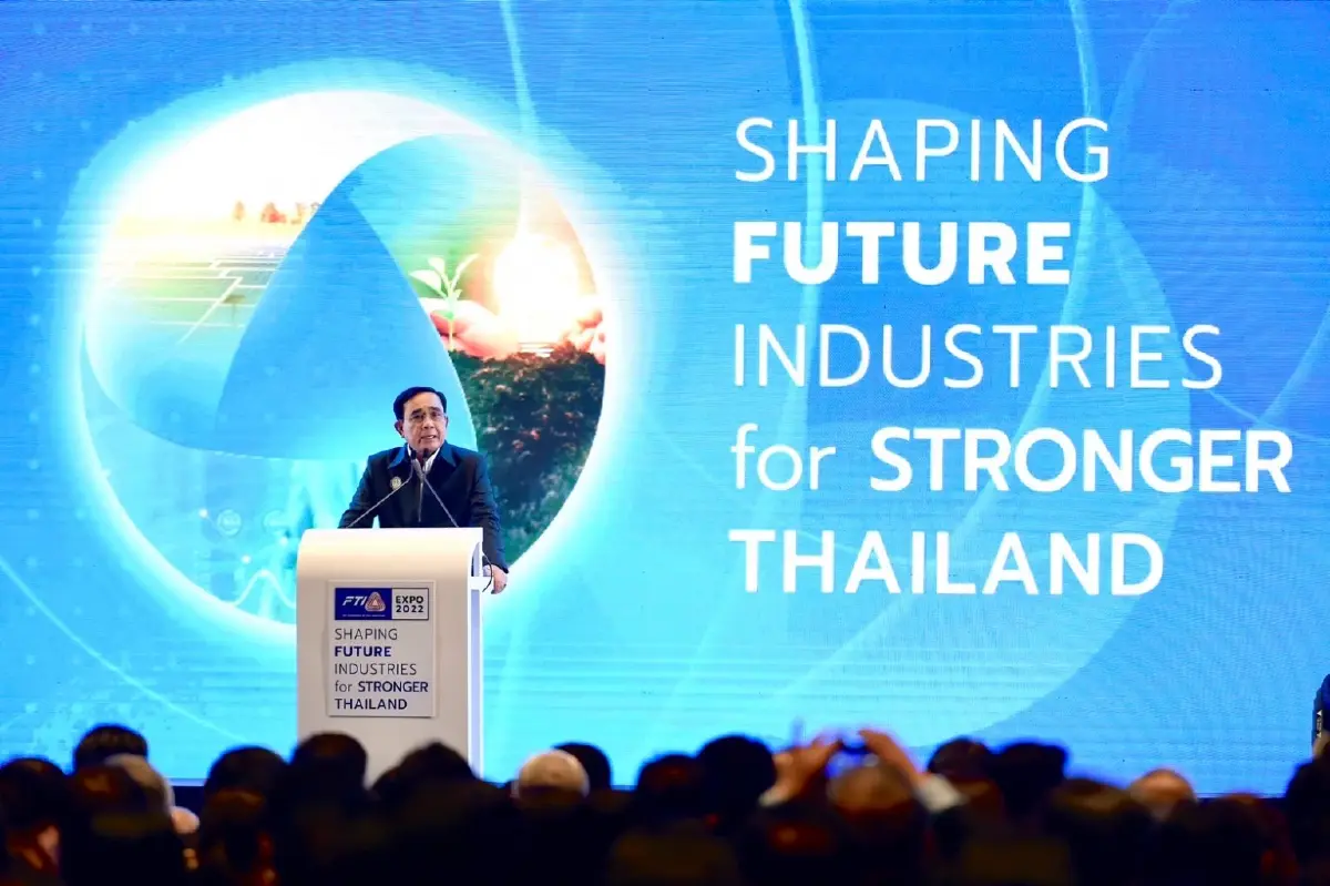"นายกฯ" วอนเลิกทะเลาะกัน เปรียบประเทศไทยเหมือนรถยนต์ขับเคลื่อน 70 ล้านคน