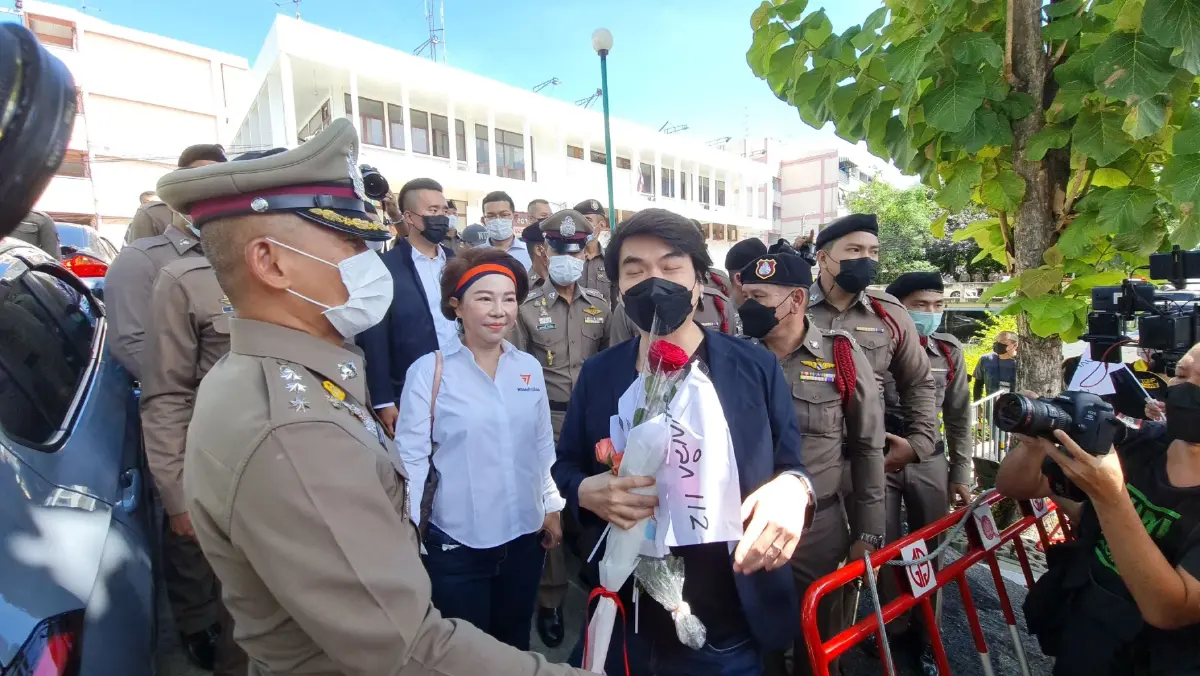 “ปิยบุตร" ปฎิเสธข้อกล่าวหาม.112  ฝากนักร้องควรใช้กม.อย่าจินตนาการ