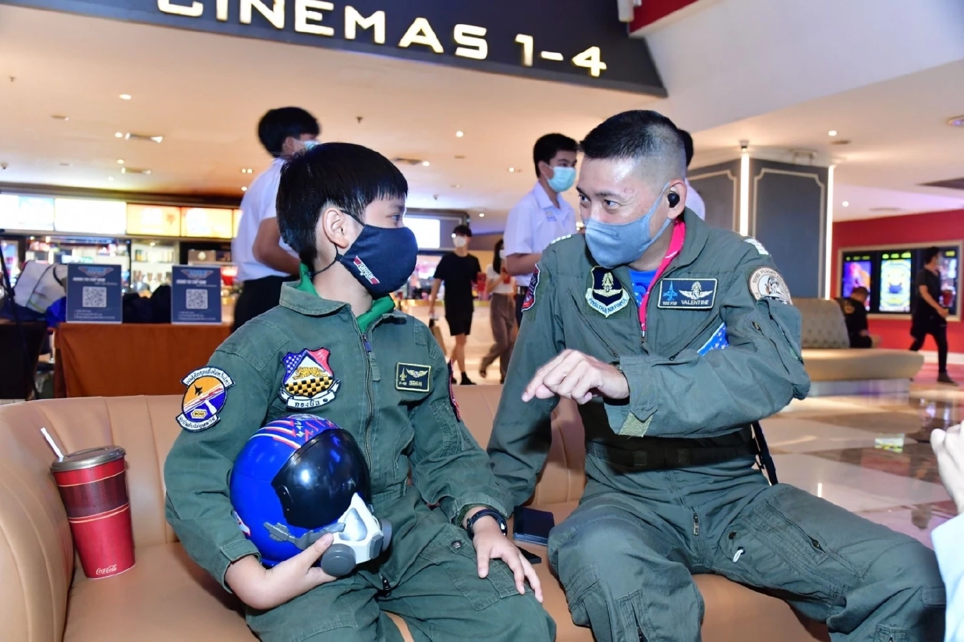 “เสธ. ทอ.” นำเยาวชนชมภาพยนตร์ "ท็อปกัน 2"