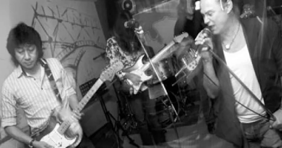 เปิดประวัติ "เอ็ดเวิร์ด แวนโซ" เจ้าของฉายา "ร็อดสจ๊วตเมืองไทย" นักร้องดังผู้ล่วงลับ