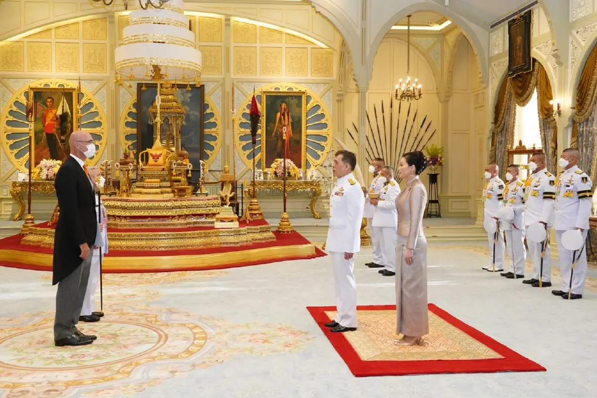 ในหลวง พระราชินี พระราชทานพระบรมราชวโรกาส ให้เอกอัครราชทูตต่างประเทศเฝ้าฯ