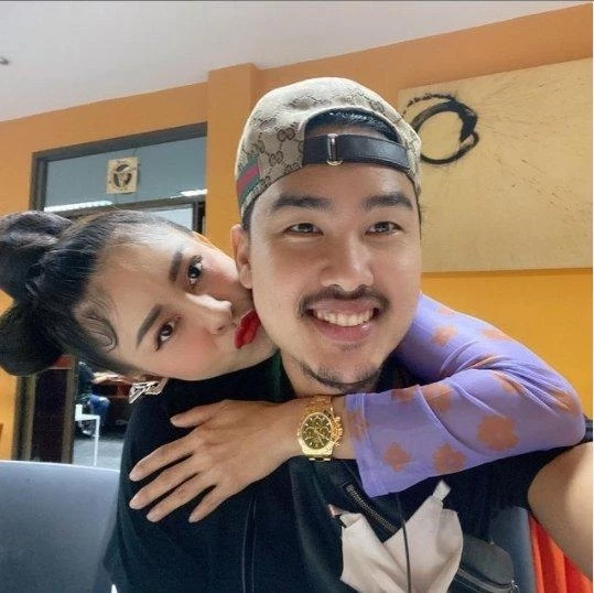 ตัวจริงสายเปย์ “เป๊กกี้” ให้เงินสามีใช้ปีละล้าน เผยสาเหตุที่ยังไม่แต่งงาน